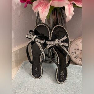Nicole Miller New York Black Sandals with Rhinestone Accents Sz 8